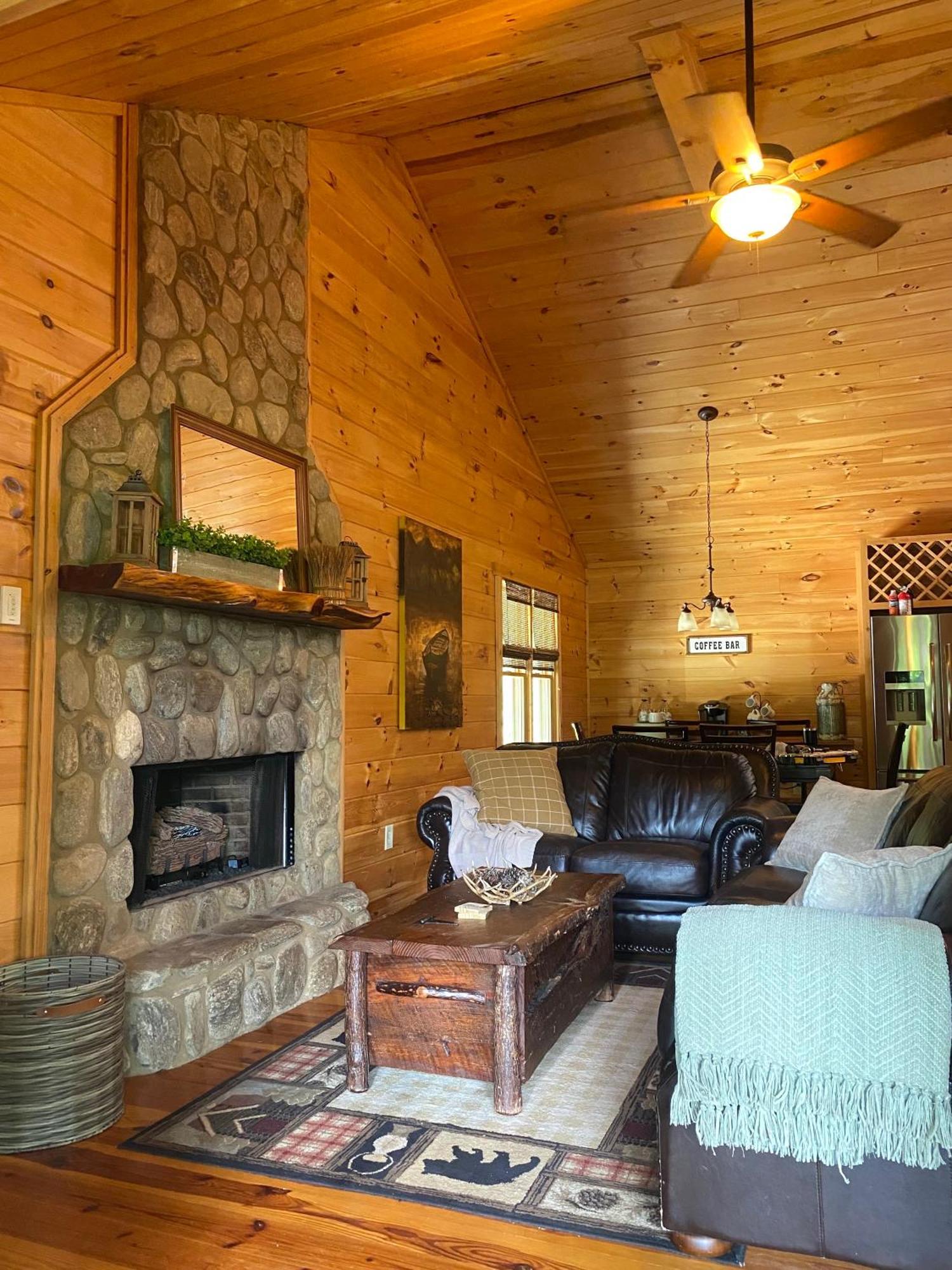 The Cozy Lazy Laurel With Year-Round Mountain Views, Hot Tub, Fire Pit Villa Cherry Log Exterior photo